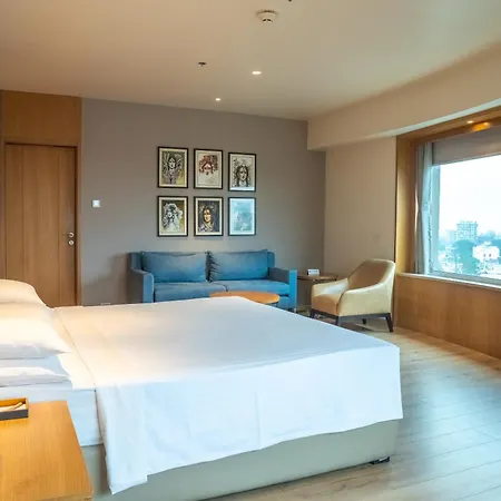 Courtyard By Marriott Nashik Hotel Exterior photo