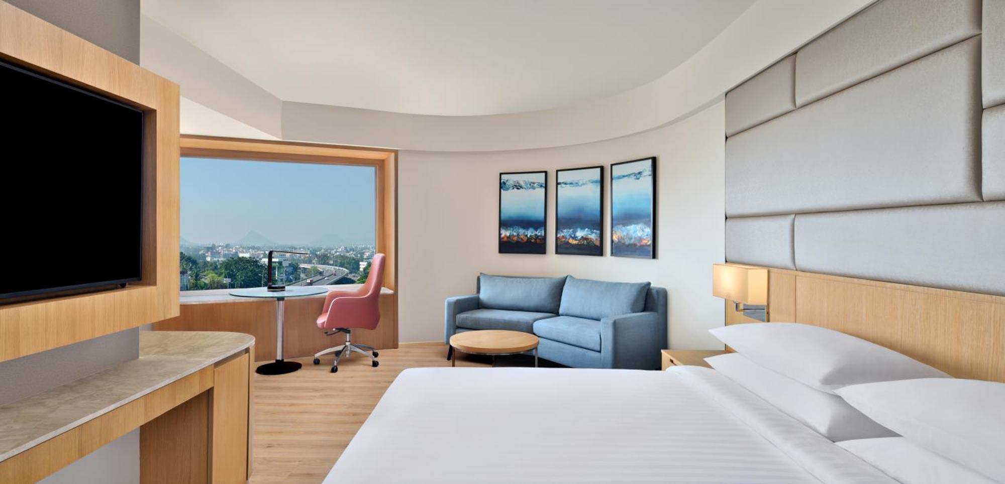 Courtyard By Marriott होटल