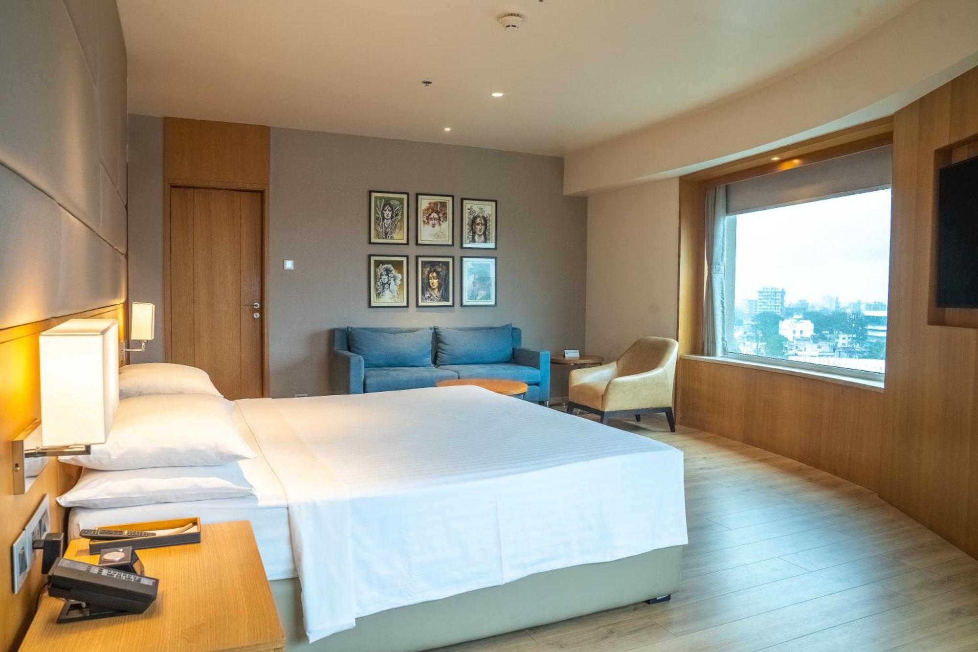 Courtyard By Marriott होटल