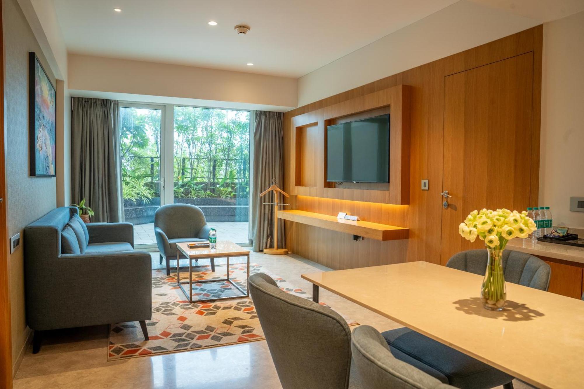 होटल Courtyard By Marriott 5*