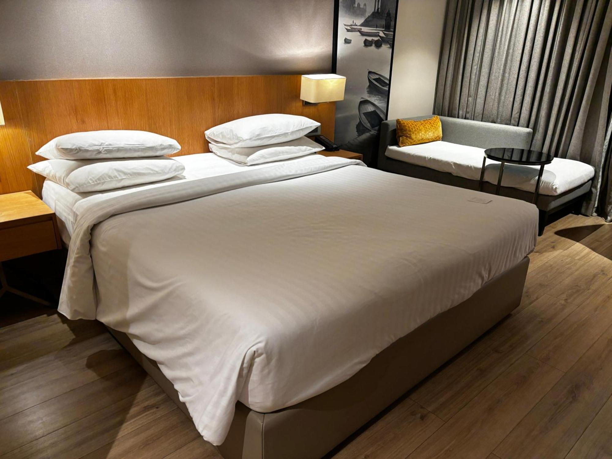 Courtyard By Marriott होटल