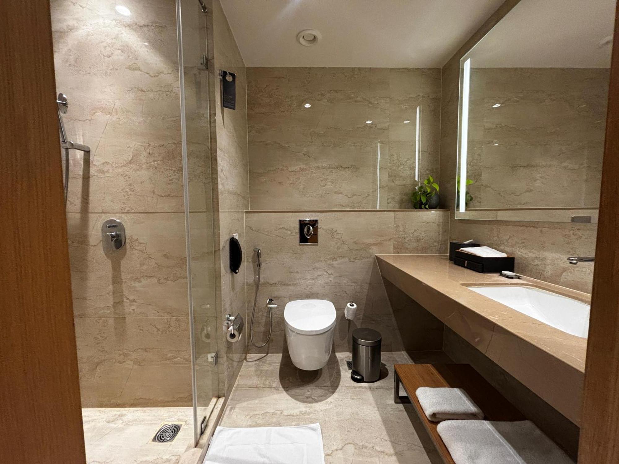 Courtyard By Marriott होटल 5*