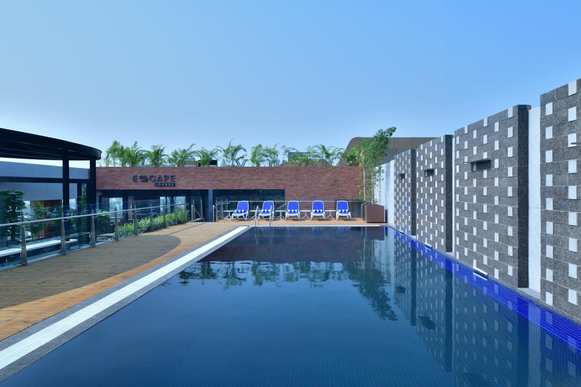 Courtyard By Marriott होटल 5*